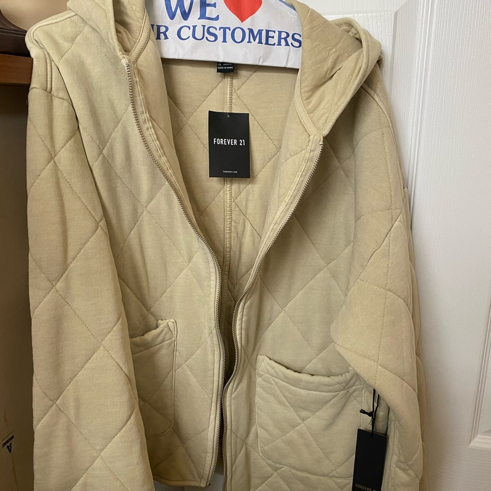 Quilted zip-up jacket